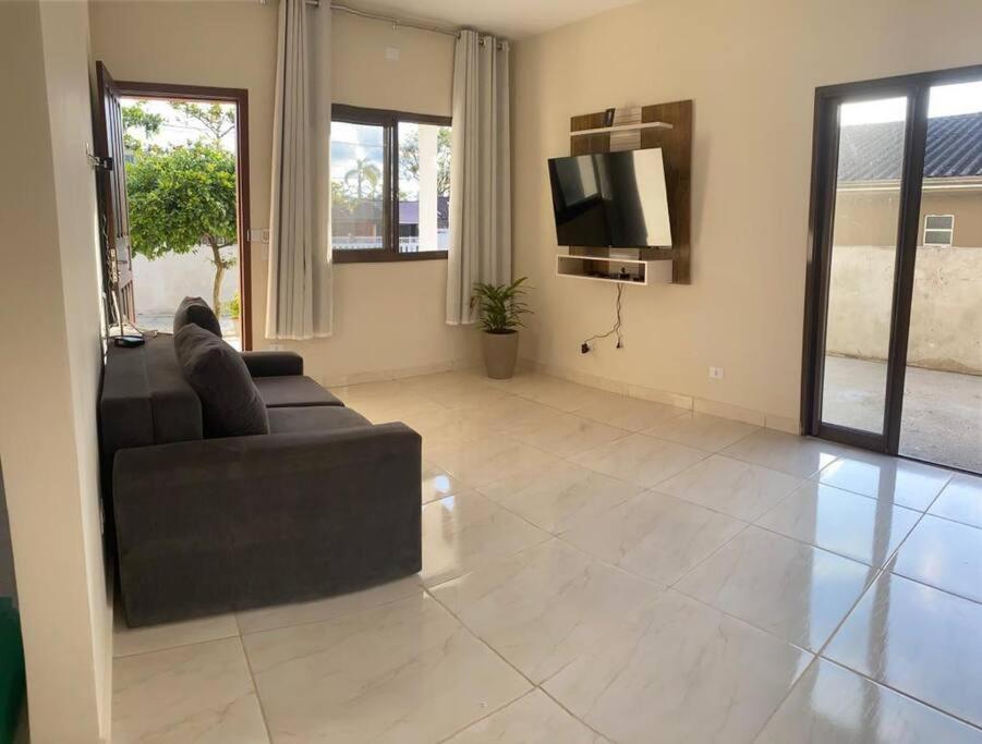 Com Piscina. Casa Para Familia. غواراتوبا المظهر الخارجي الصورة